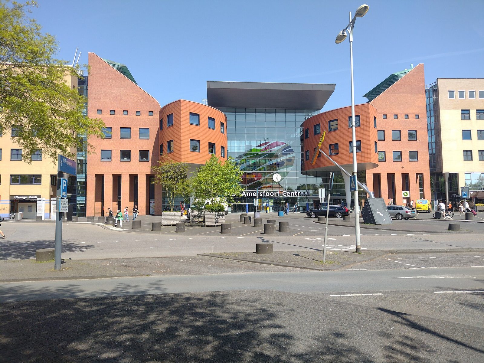 Het stationsplein van Amersfoort Centraal