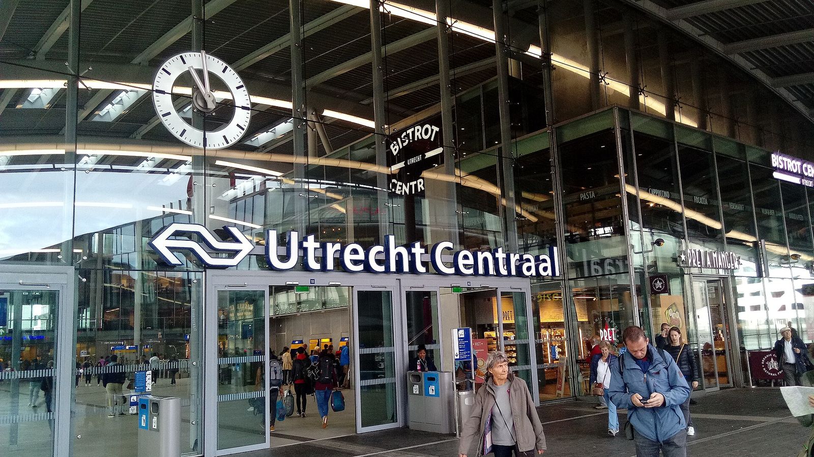 De ingang van station Utrecht Centraal