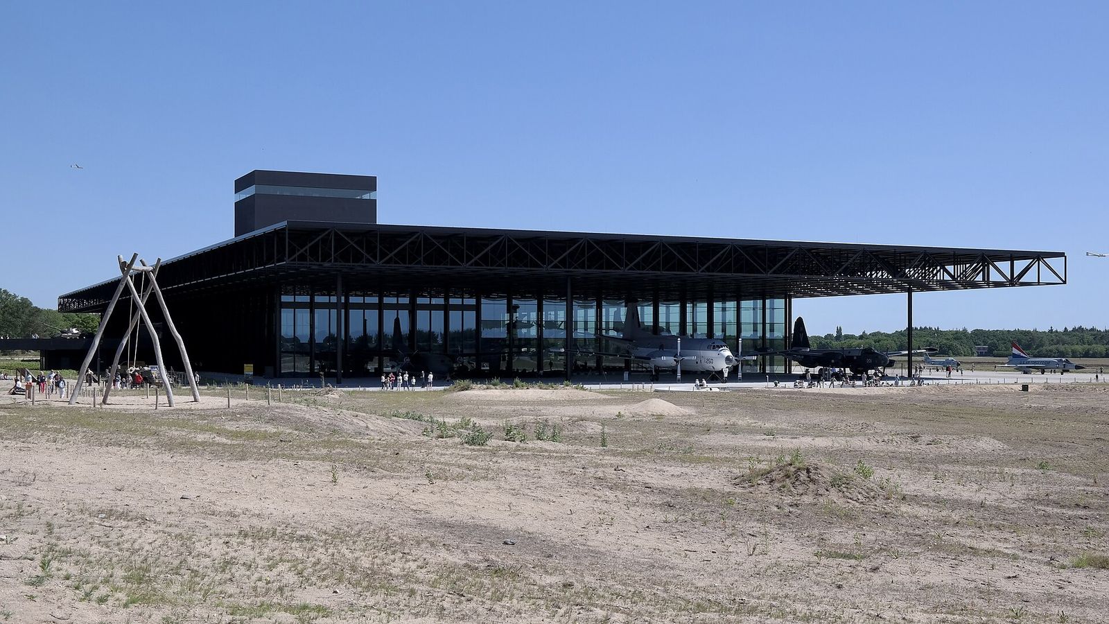 Het Nationaal Militair Museum op de oude vliegbasis van Soesterberg